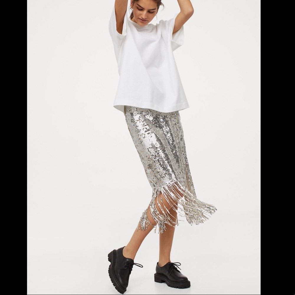 ✨ NWT H&M sparkling sequin tassel skirt ✨